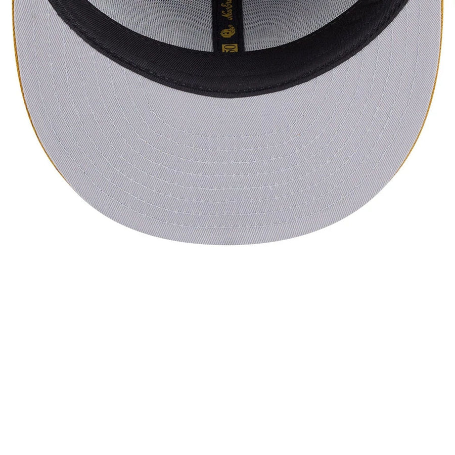 This is a LA Kings 59FIFTY Day Black 59FIFTY Fitted Cap 2