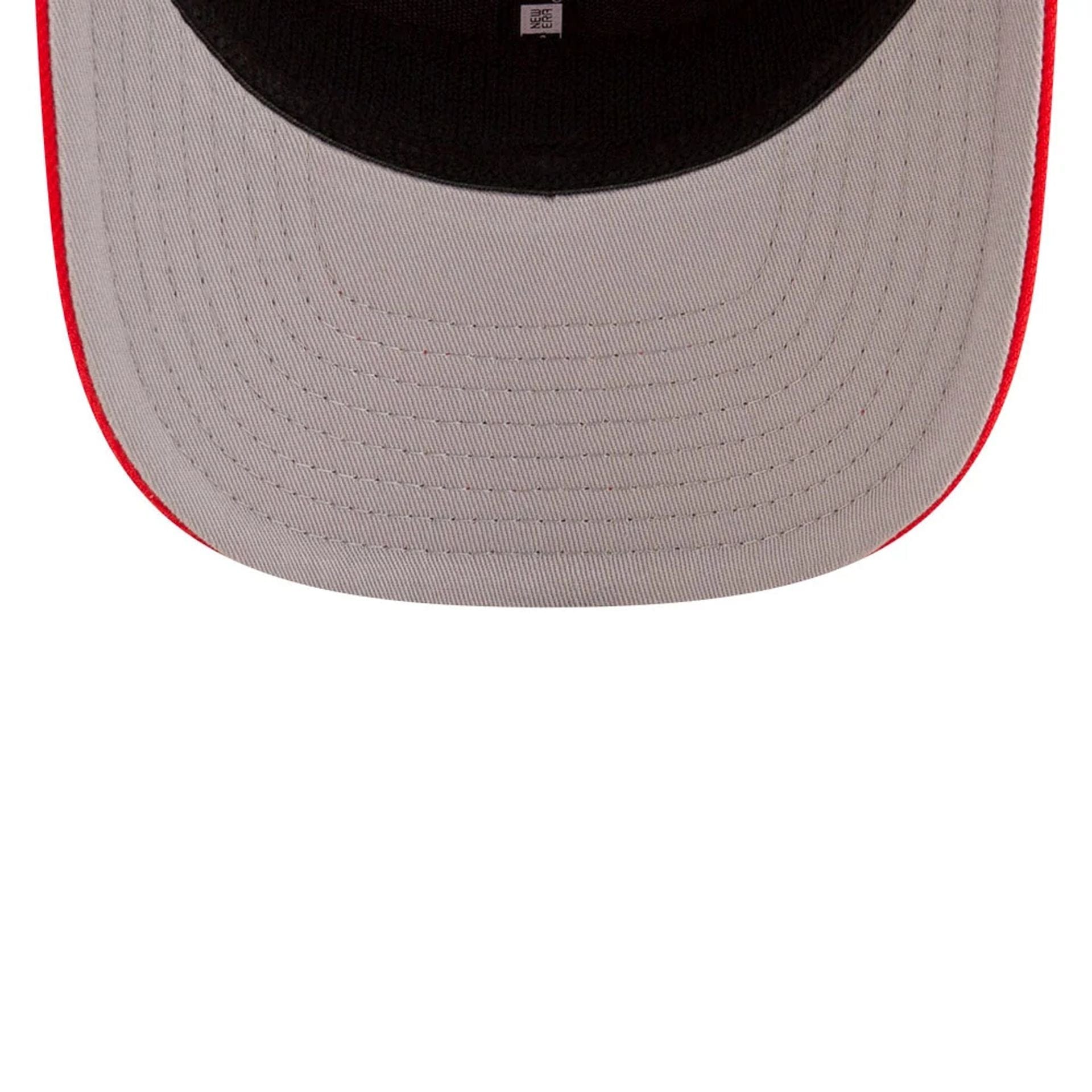 This is a Atlanta Hawks NBA Team Red 9SEVENTY Stretch Snap Adjustable Cap 2