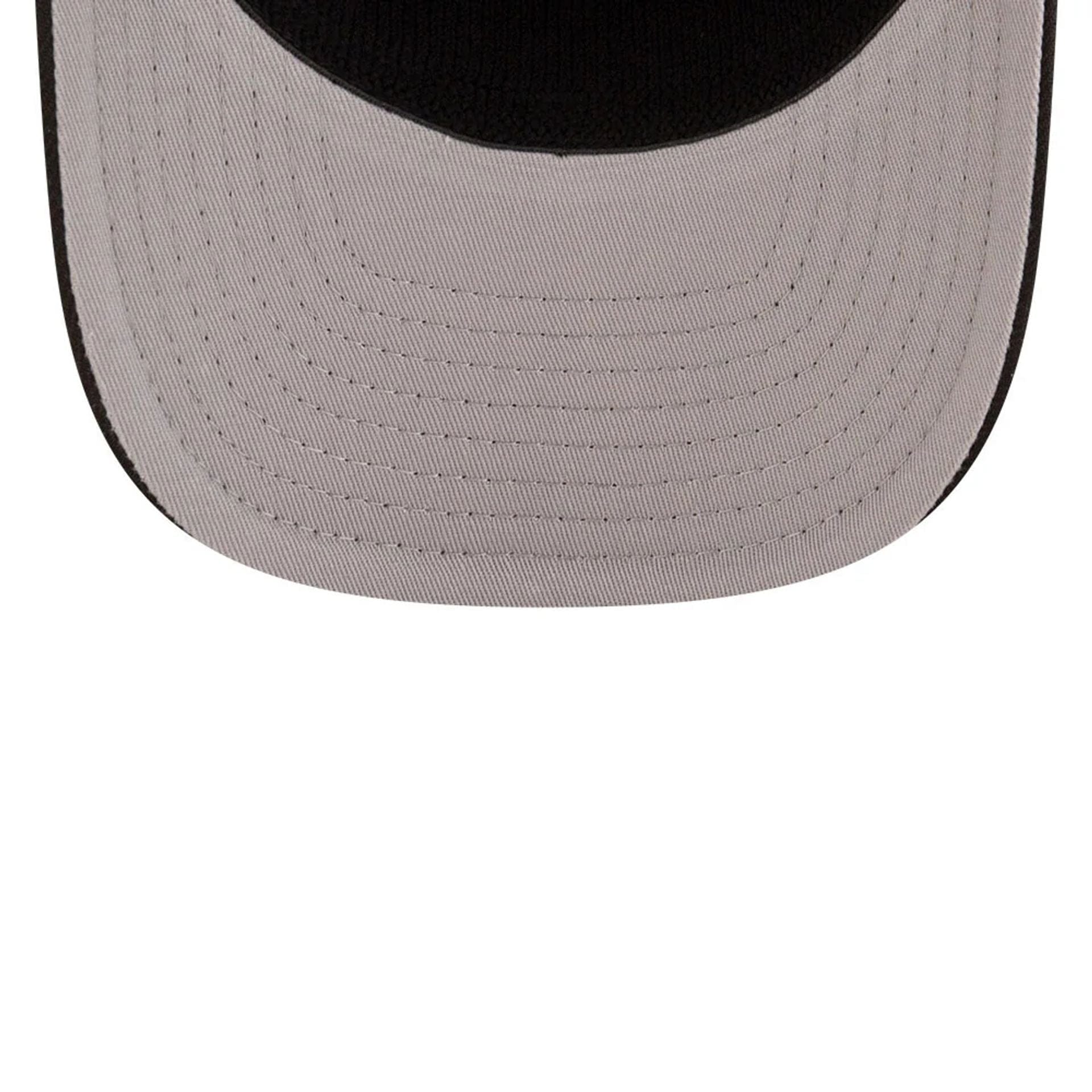 This is a Miami Heat NBA Team Black 9SEVENTY Stretch Snap Adjustable Cap 2
