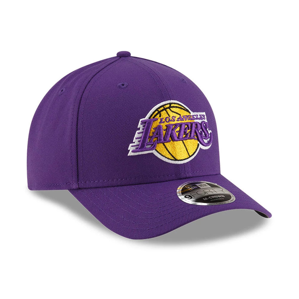 LA Lakers NBA Team Purple New Era 9FORTY M-Crown Adjustable Cap, three-quarter view showing the raised embroidered Lakers logo on the front panel with a curved visor and a 9FORTY size sticker on the purple fabric.