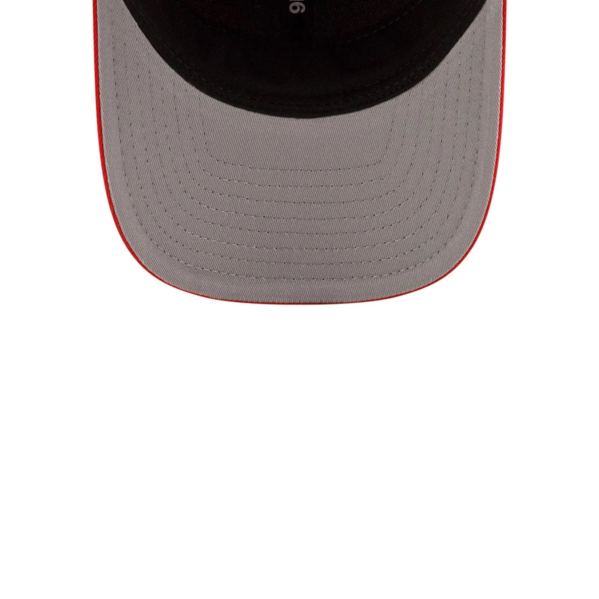This is a Chicago Bulls NBA Team Red 9FORTY M-Crown Adjustable Cap 2