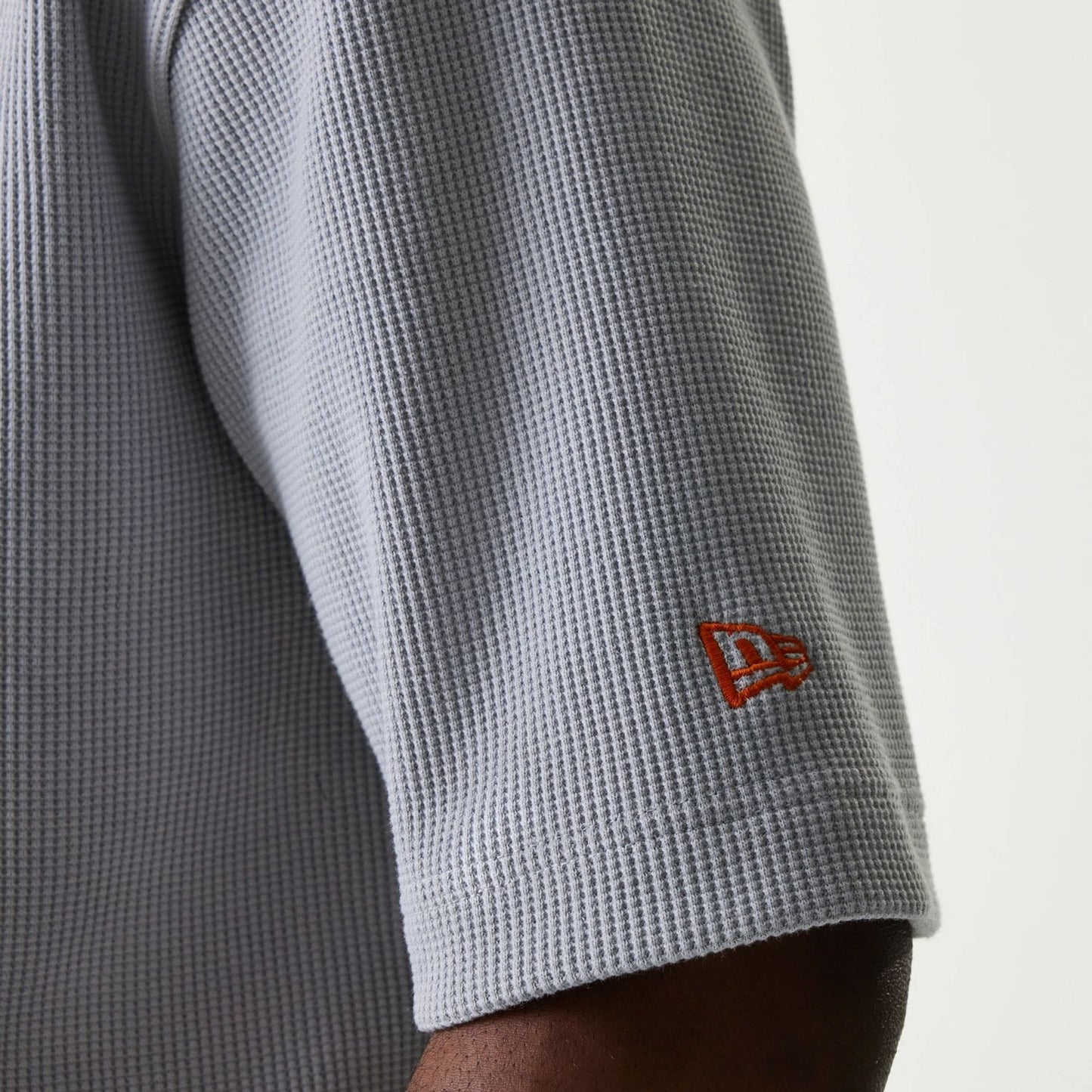 The Male model is wearing New York Mets MLB Waffle Grey Oversized T-Shirt 4