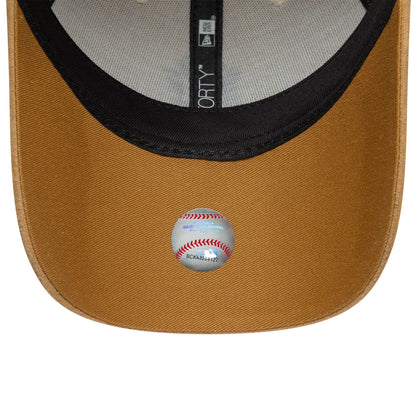 This is a New York Yankees MLB Contrast Visor Cream 9FORTY Adjustable Cap 7