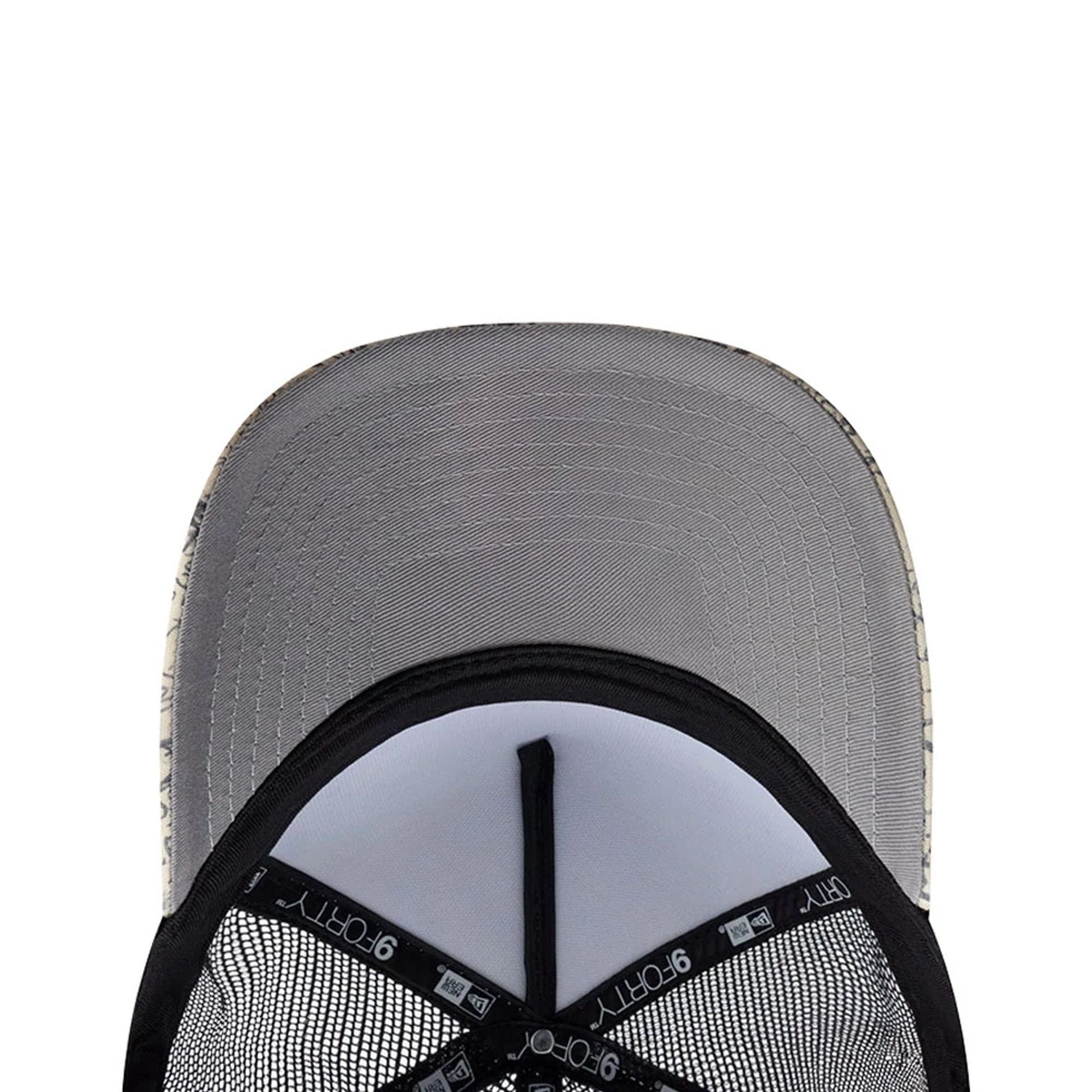 This is a Bugs Bunny Looney Tunes Cream 9FORTY A-Frame Trucker Adjustable Cap 2