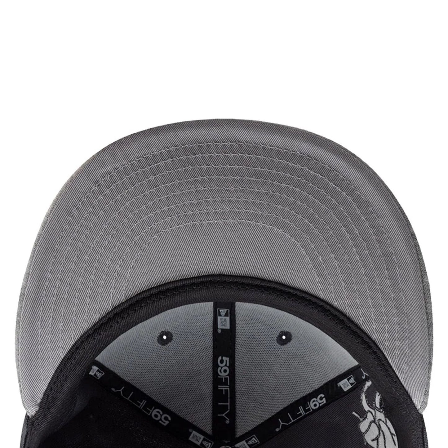 This is a Bugs Bunny Looney Tunes Dark Grey 59FIFTY Fitted Cap 6