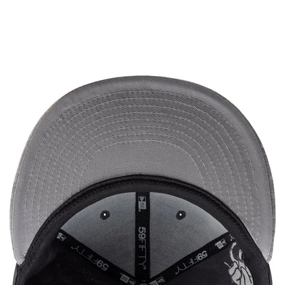 This is a Bugs Bunny Looney Tunes Dark Grey 59FIFTY Fitted Cap 6