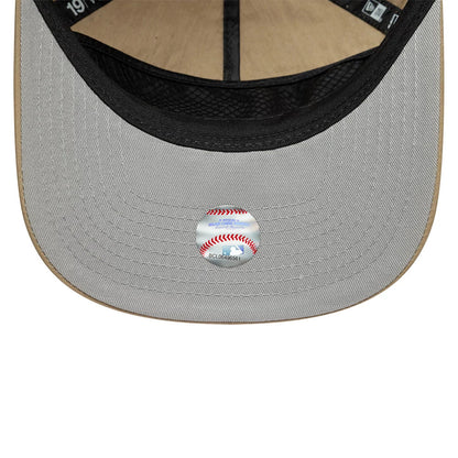 This is a LA Dodgers MLB Nylon Open Beige 19TWENTY Adjustable Cap 2