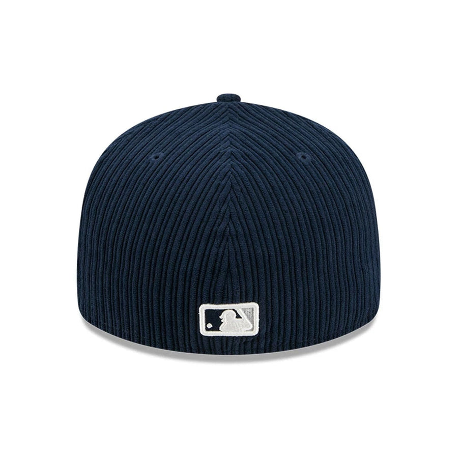 This is a New York Yankees MLB Chenille Pop Navy 59FIFTY Fitted Cap 4