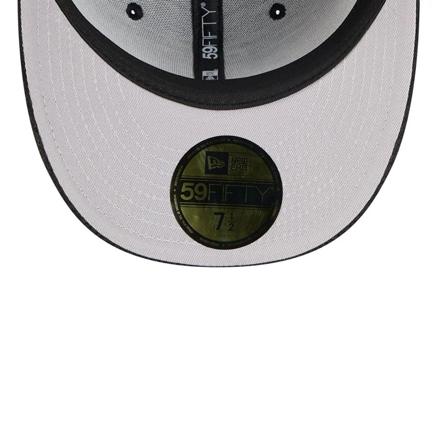 This is a Pittsburgh Pirates MLB Chenille Pop Black 59FIFTY Fitted Cap 2