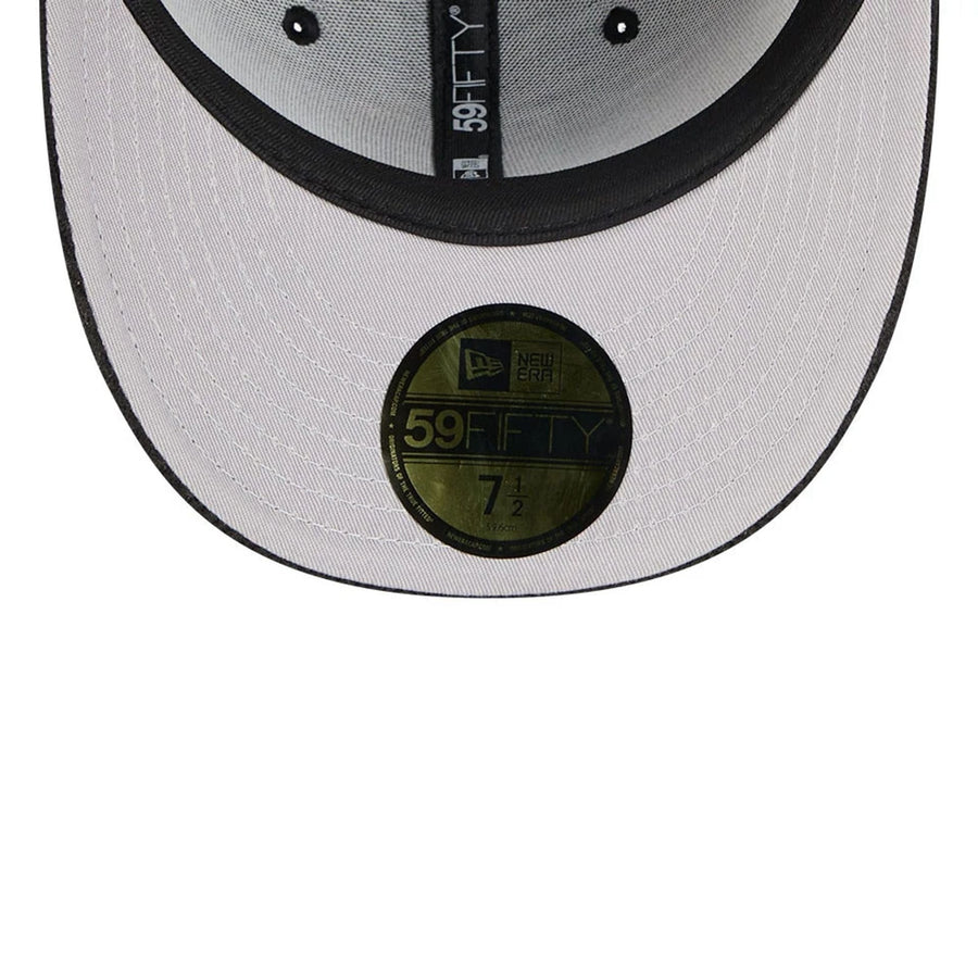 This is a Pittsburgh Pirates MLB Chenille Pop Black 59FIFTY Fitted Cap 2