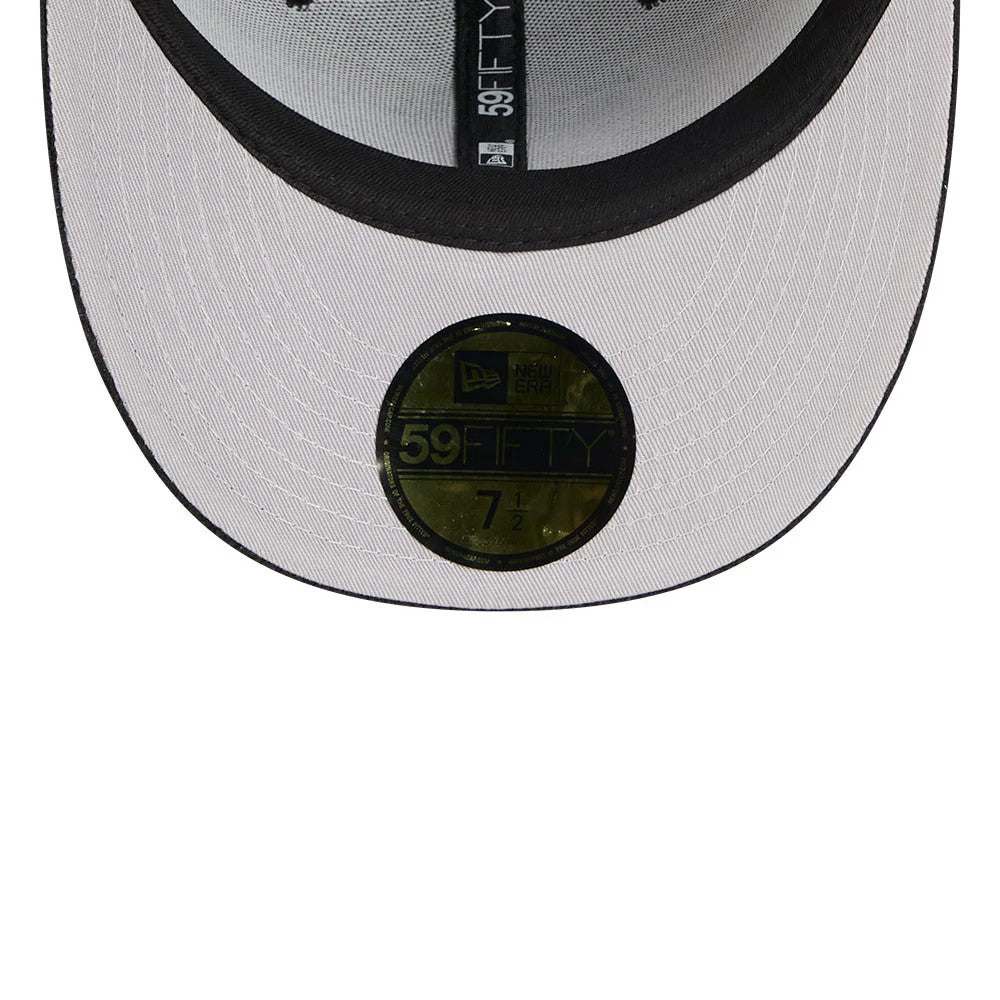 This is a Chicago White Sox MLB Chenille Pop Black 59FIFTY Fitted Cap 2