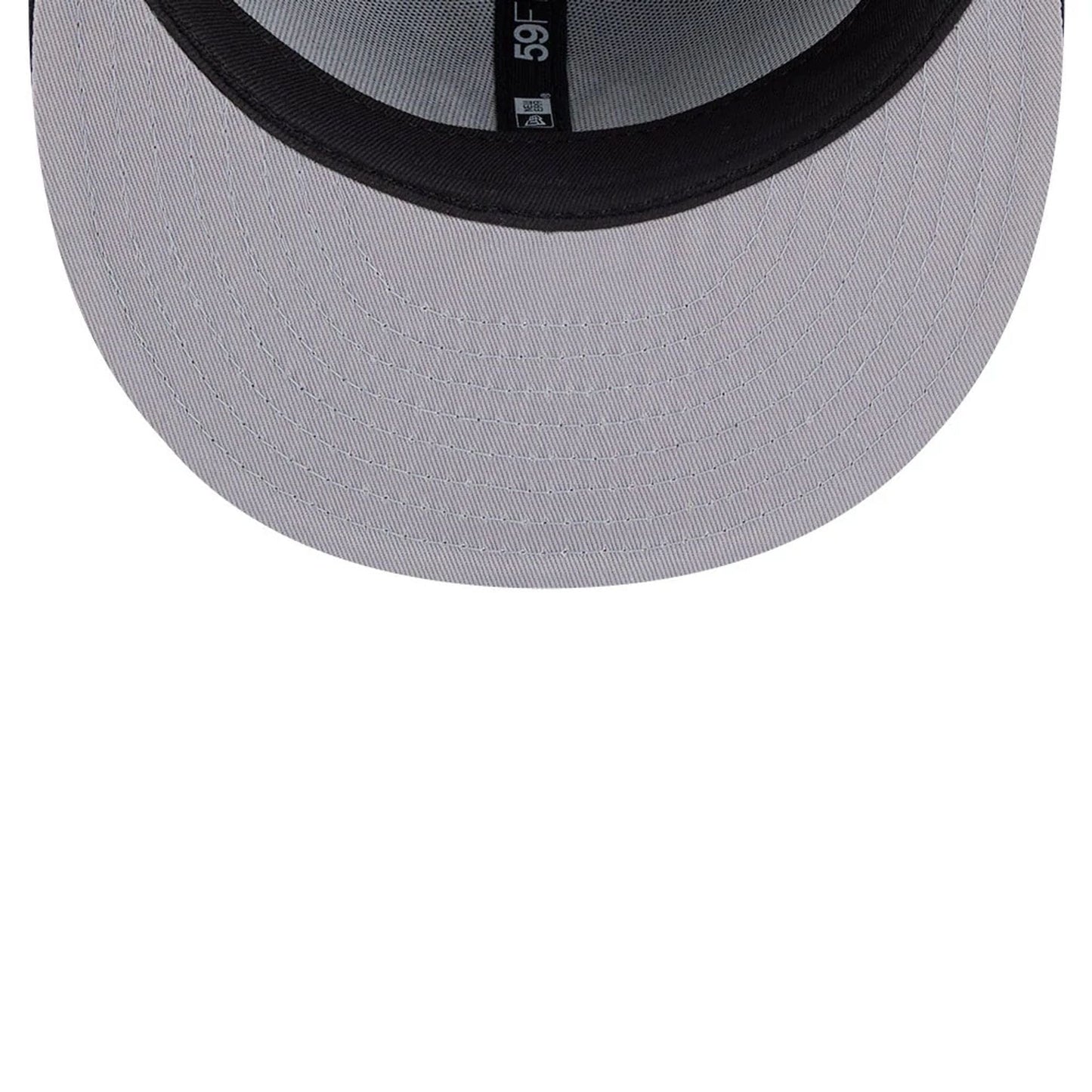 This is a New York Yankees MLB Classic Navy Dogear 59FIFTY Fitted Cap 2