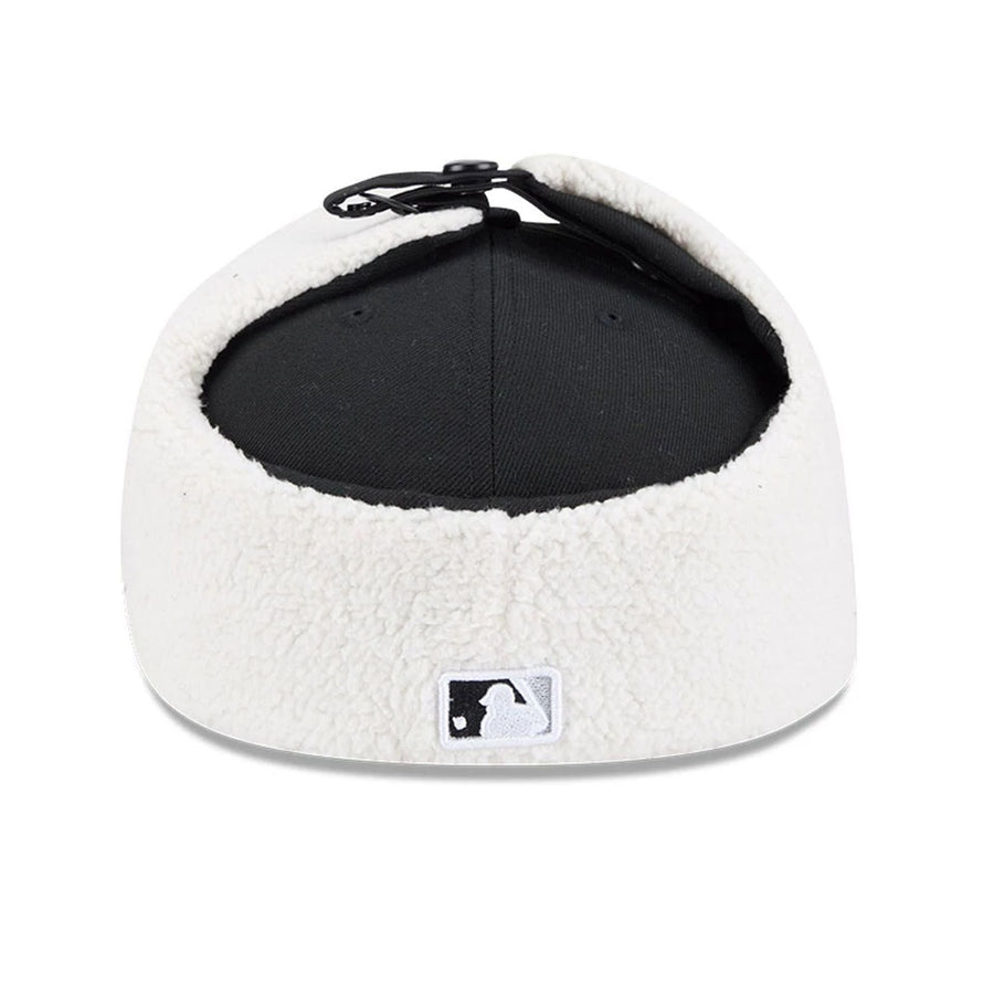 This is a Chicago White Sox MLB Classic Black Dogear 59FIFTY Fitted Cap 5