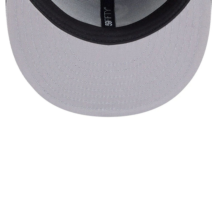 This is a Chicago White Sox MLB Classic Black Dogear 59FIFTY Fitted Cap 2