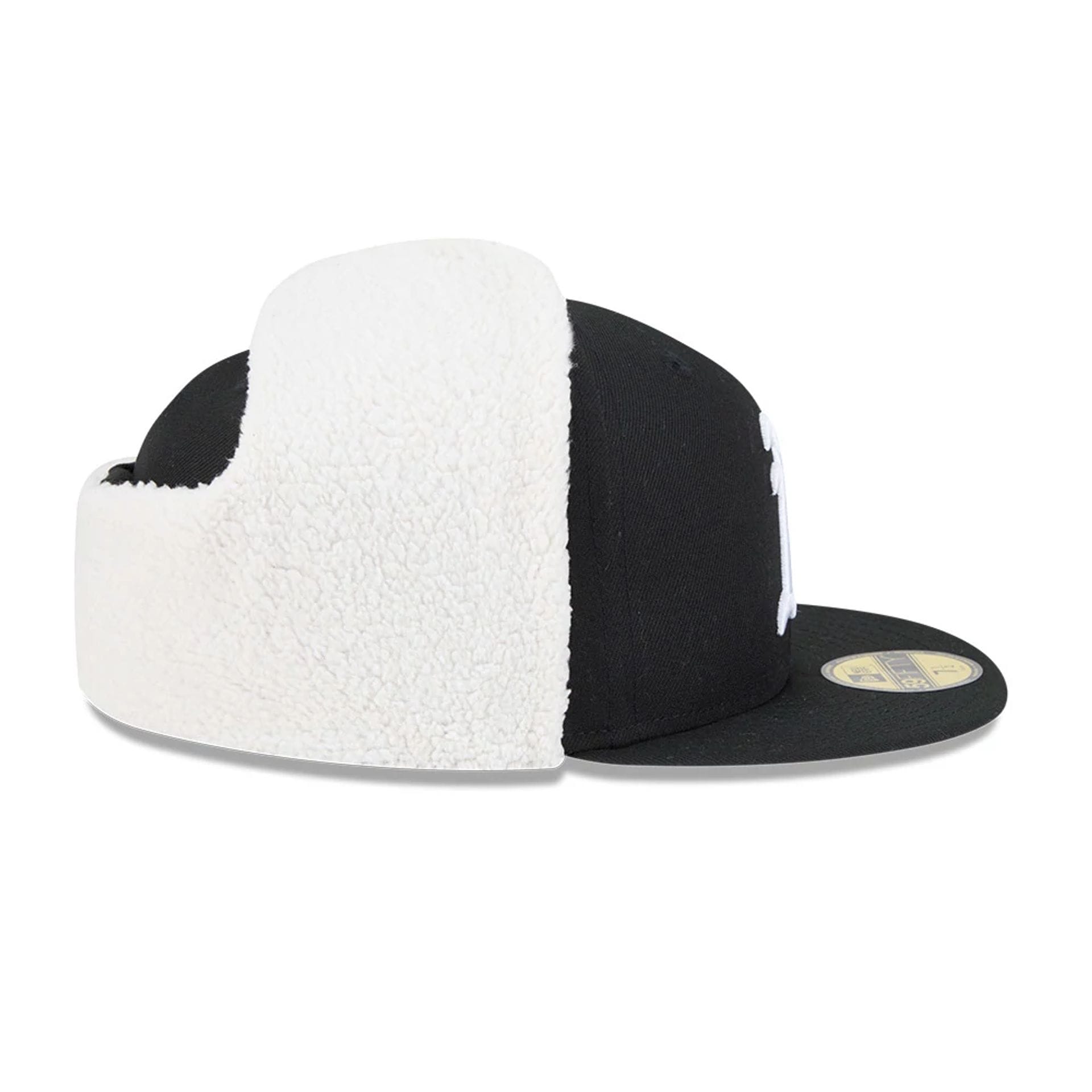 This is a Athletics MLB Classic Black Dogear 59FIFTY Fitted Cap 7
