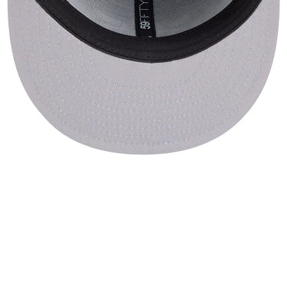 This is a Chicago Bulls NBA Classic Black Dogear 59FIFTY Fitted Cap 2