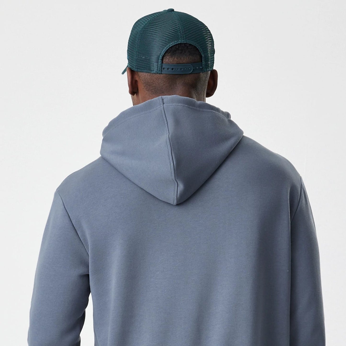 The Male model is wearing LA Dodgers MLB Midi League Essential Dark Grey Oversized Pullover Hoodie 5