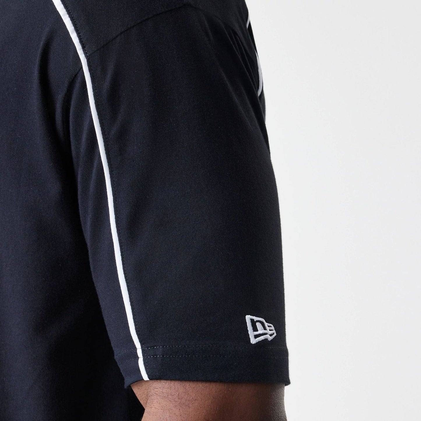 The Male model is wearing Chicago Bulls NBA Piping Black Oversized T-Shirt  5