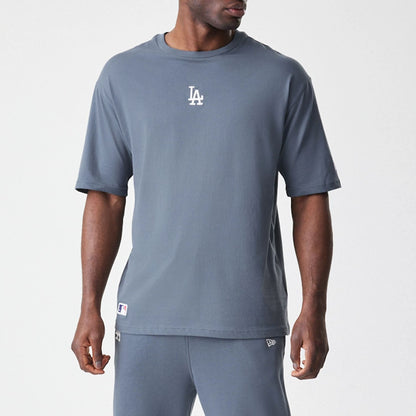 The Male model is wearing LA Dodgers MLB Midi League Essential Dark Grey Oversized T-Shirt  3