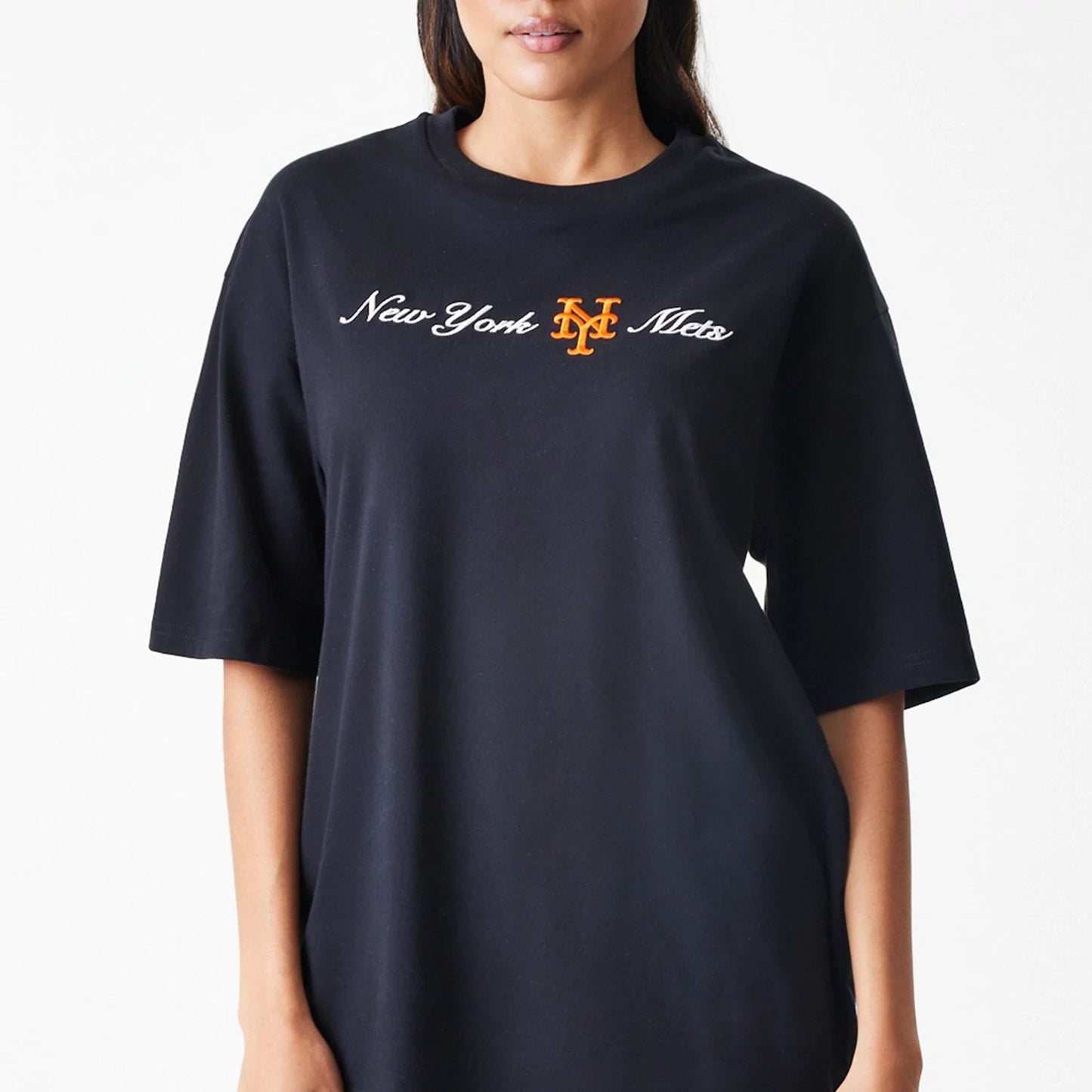 The Male model is wearing New York Mets MLB Script Black Oversized T-Shirt  6