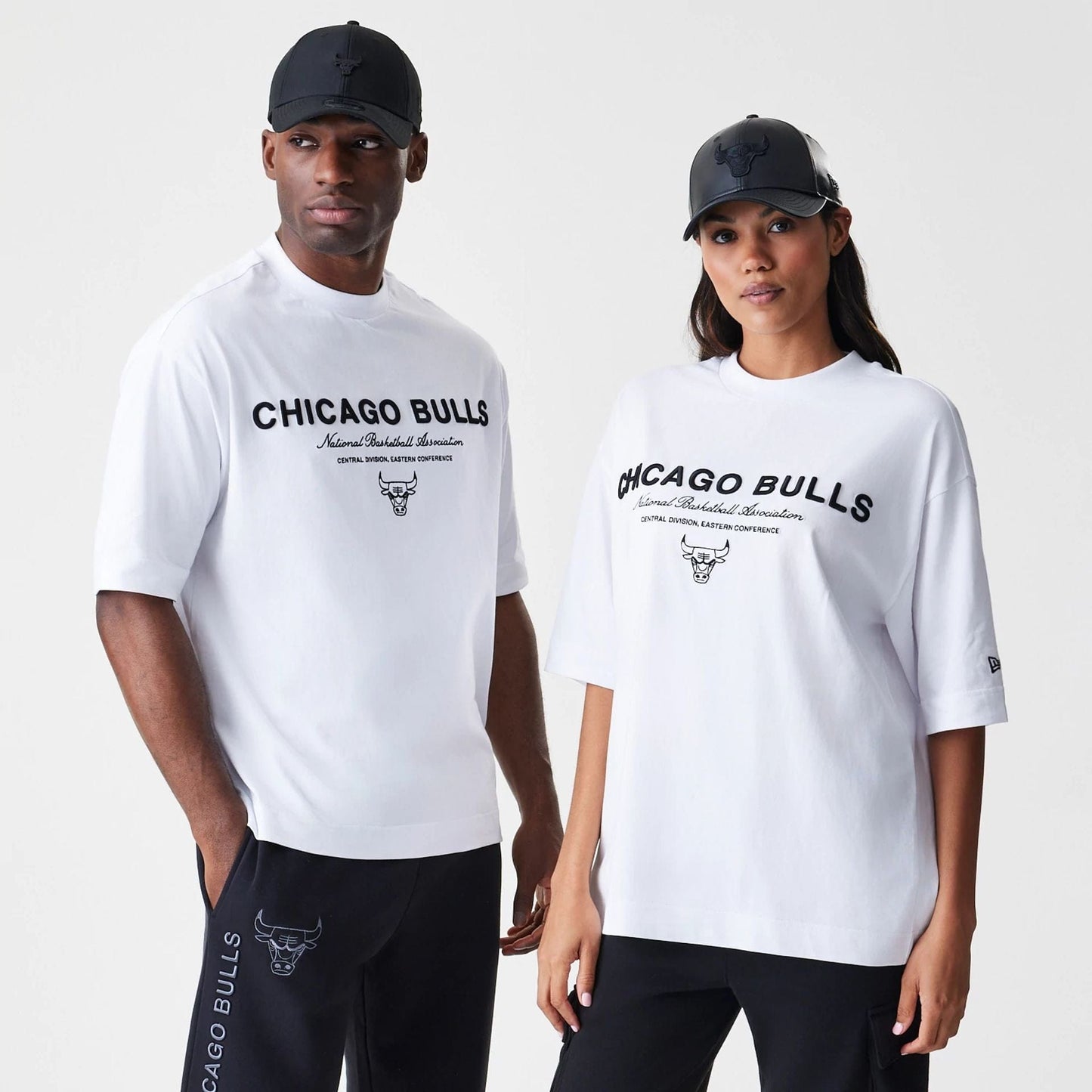 The Male model is wearing Chicago Bulls NBA Linear White T-Shirt  1