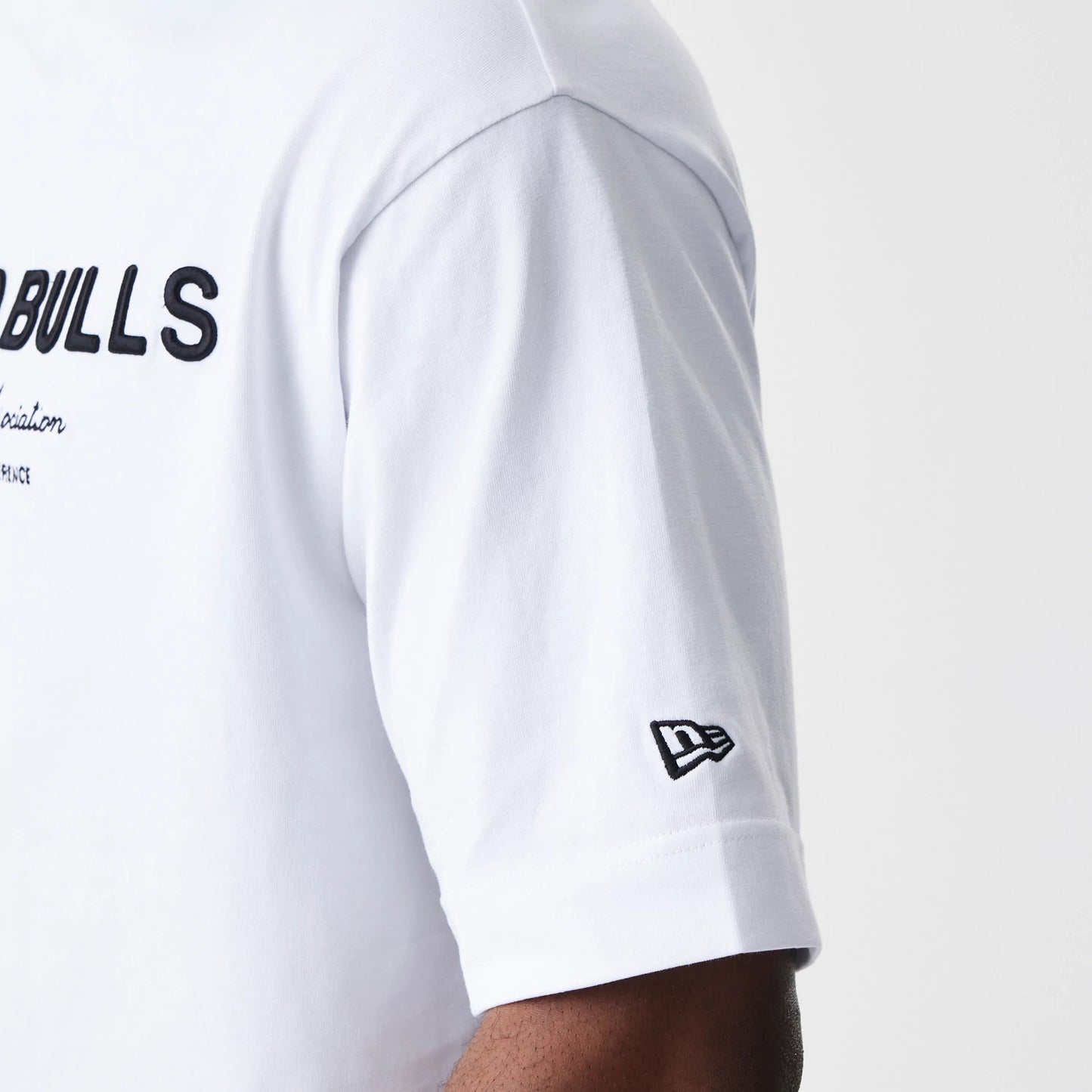 The Male model is wearing Chicago Bulls NBA Linear White T-Shirt 5