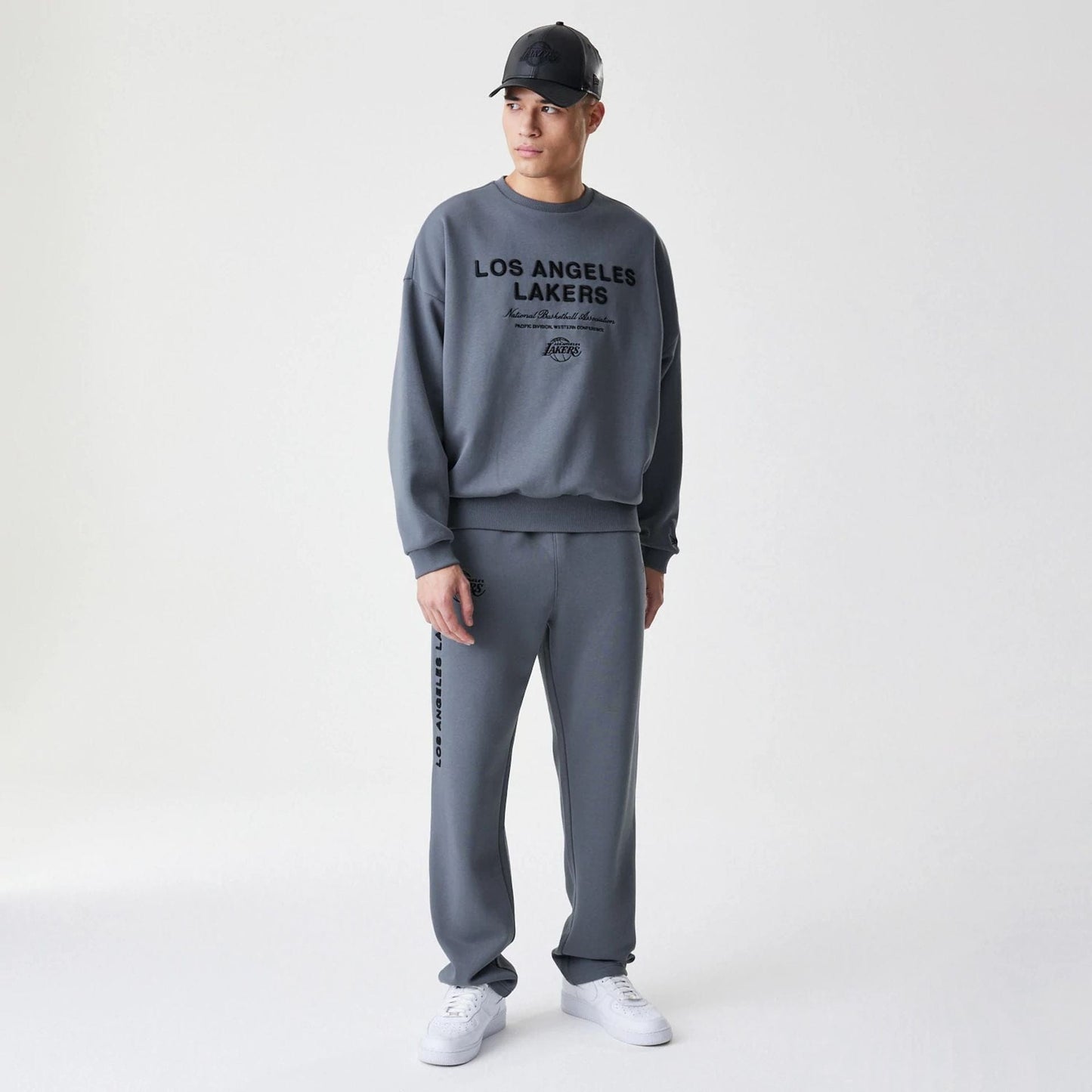 The Male model is wearing LA Lakers NBA Linear Dark Grey Crew Neck Sweater  8