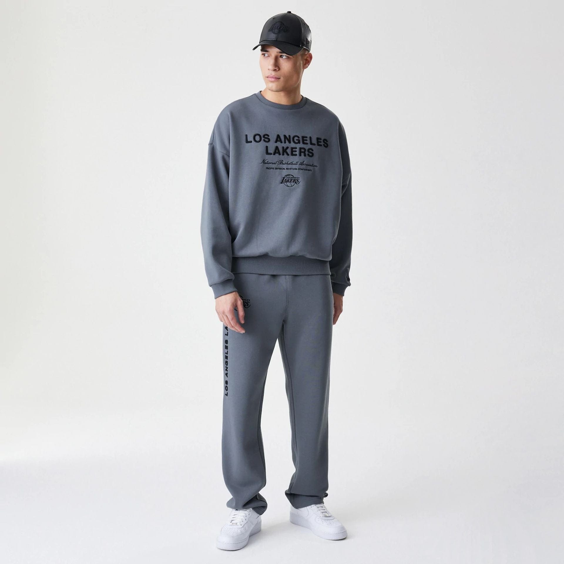 The Male model is wearing LA Lakers NBA Linear Dark Grey Crew Neck Sweater  8