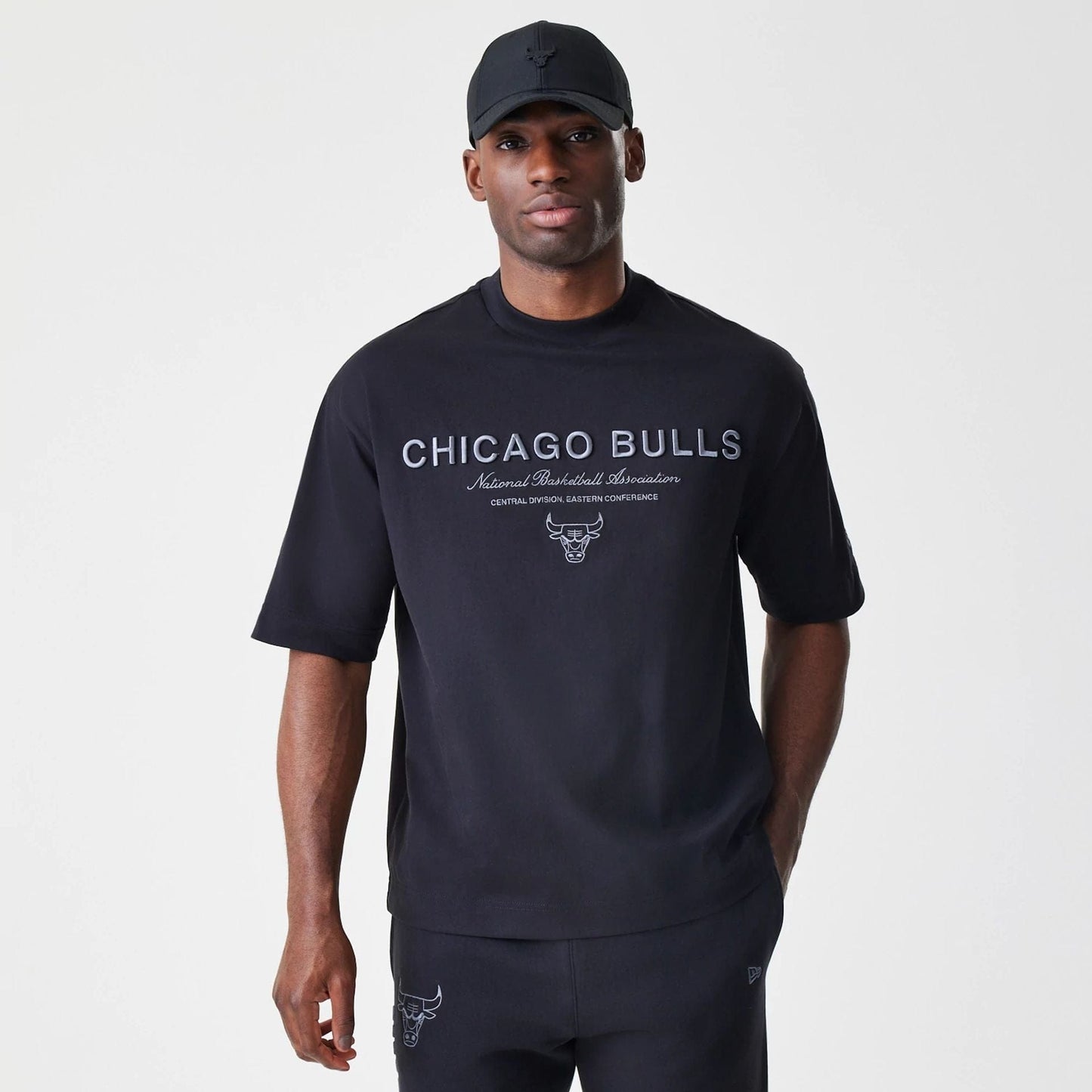 The Male model is wearing Chicago Bulls NBA Linear Black T-Shirt  3
