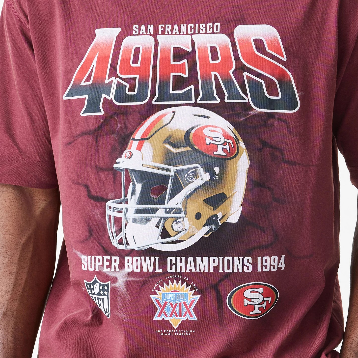 The Male model is wearing San Francisco 49ers NFL Washed Boxy Dark Red Oversized T-Shirt 5
