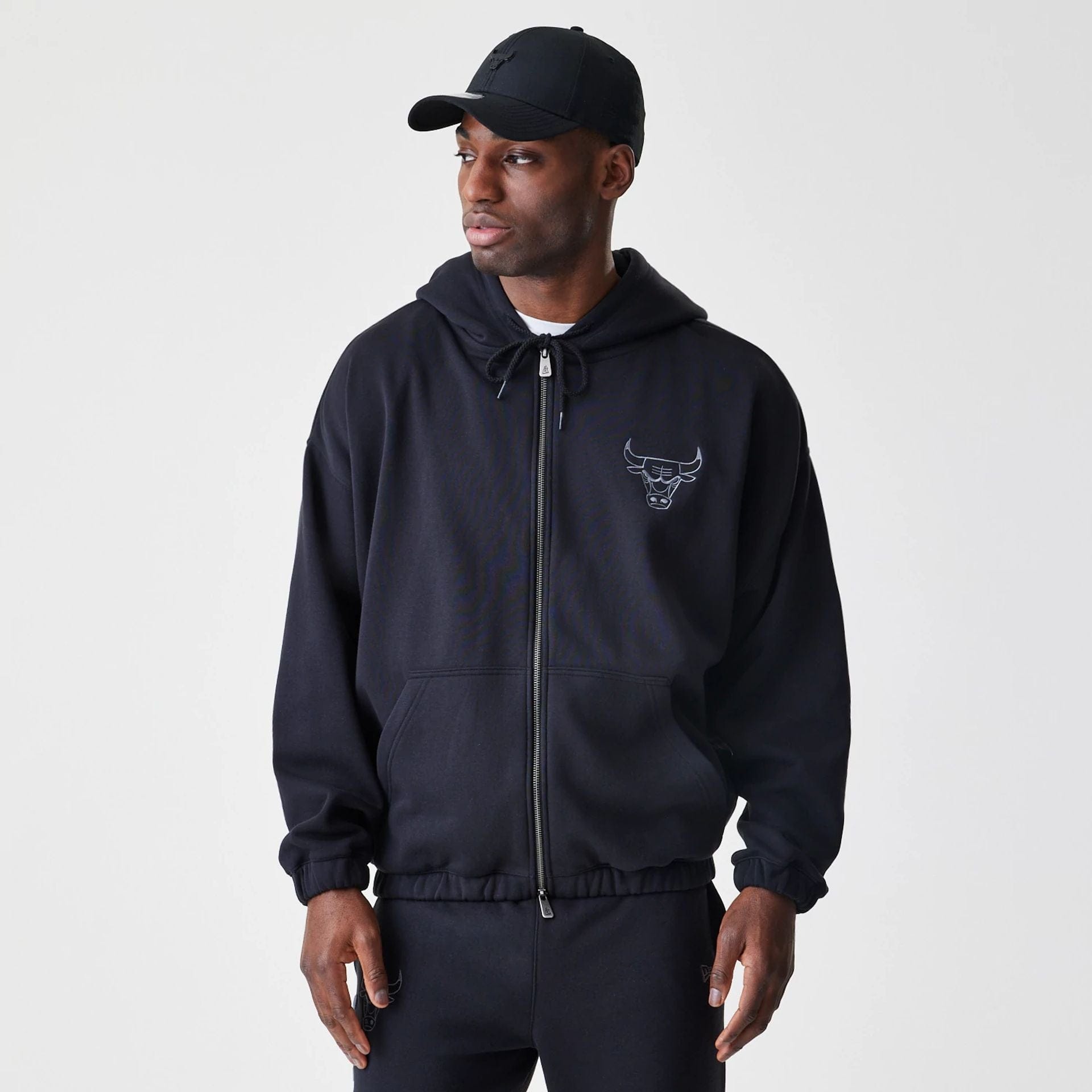 NBA Linear Chicago Bulls Black Oversized Full Zip Hoodie | NEC UK