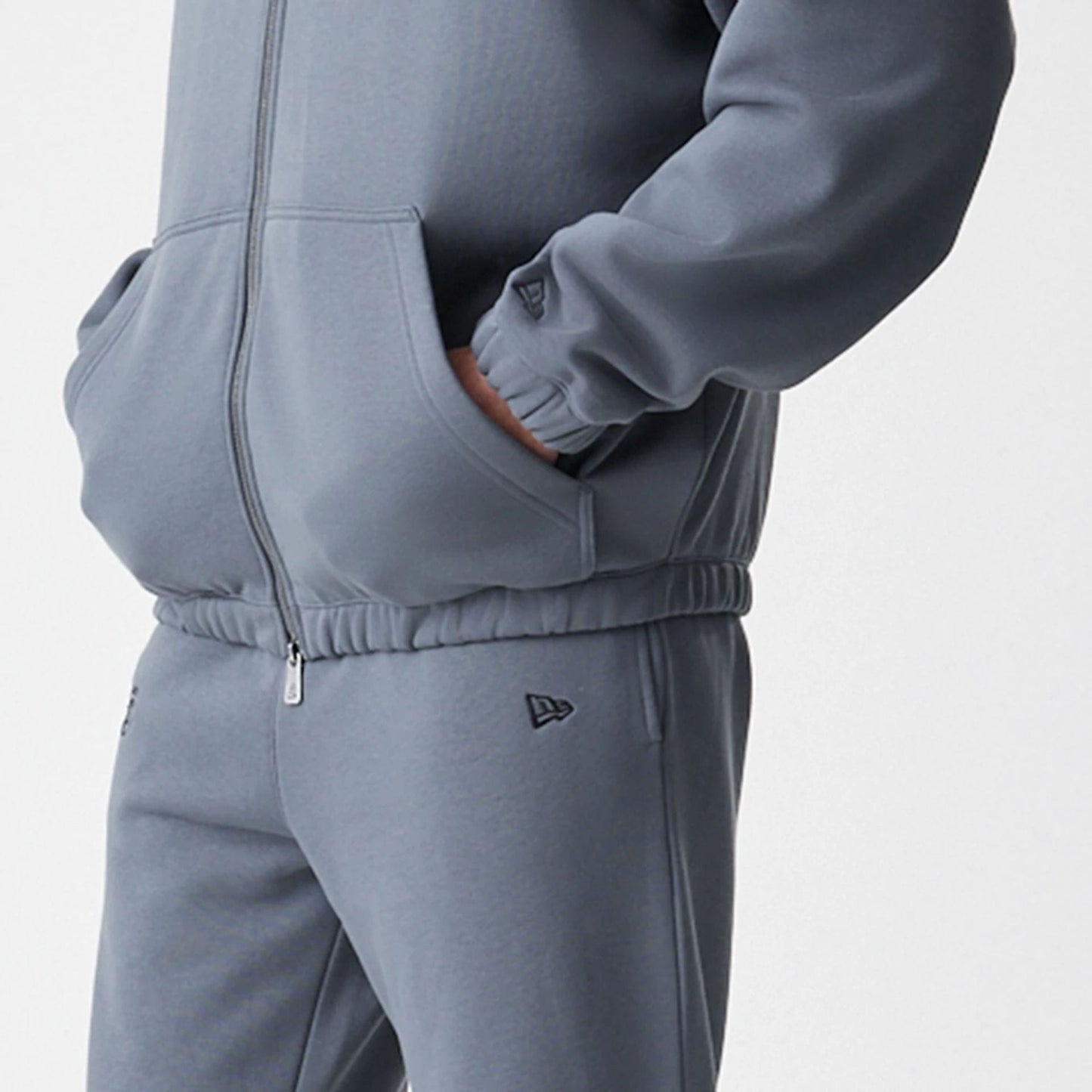 The Male model is wearing LA Lakers NBA Linear Dark Grey Oversized Full Zip Hoodie  7