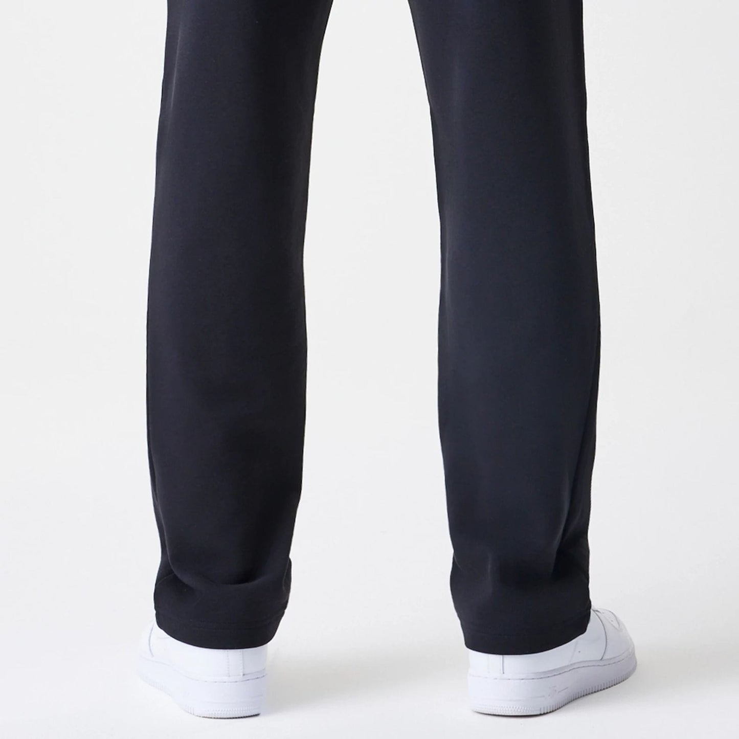 The Male model is wearing Chicago Bulls NBA Linear Black Straight Leg Joggers  7