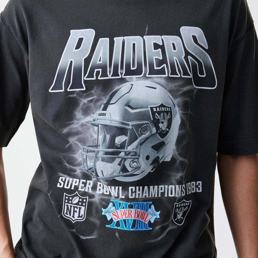 The Male model is wearing Las Vegas Raiders NFL Washed Boxy Dark Grey Oversized T-Shirt  4