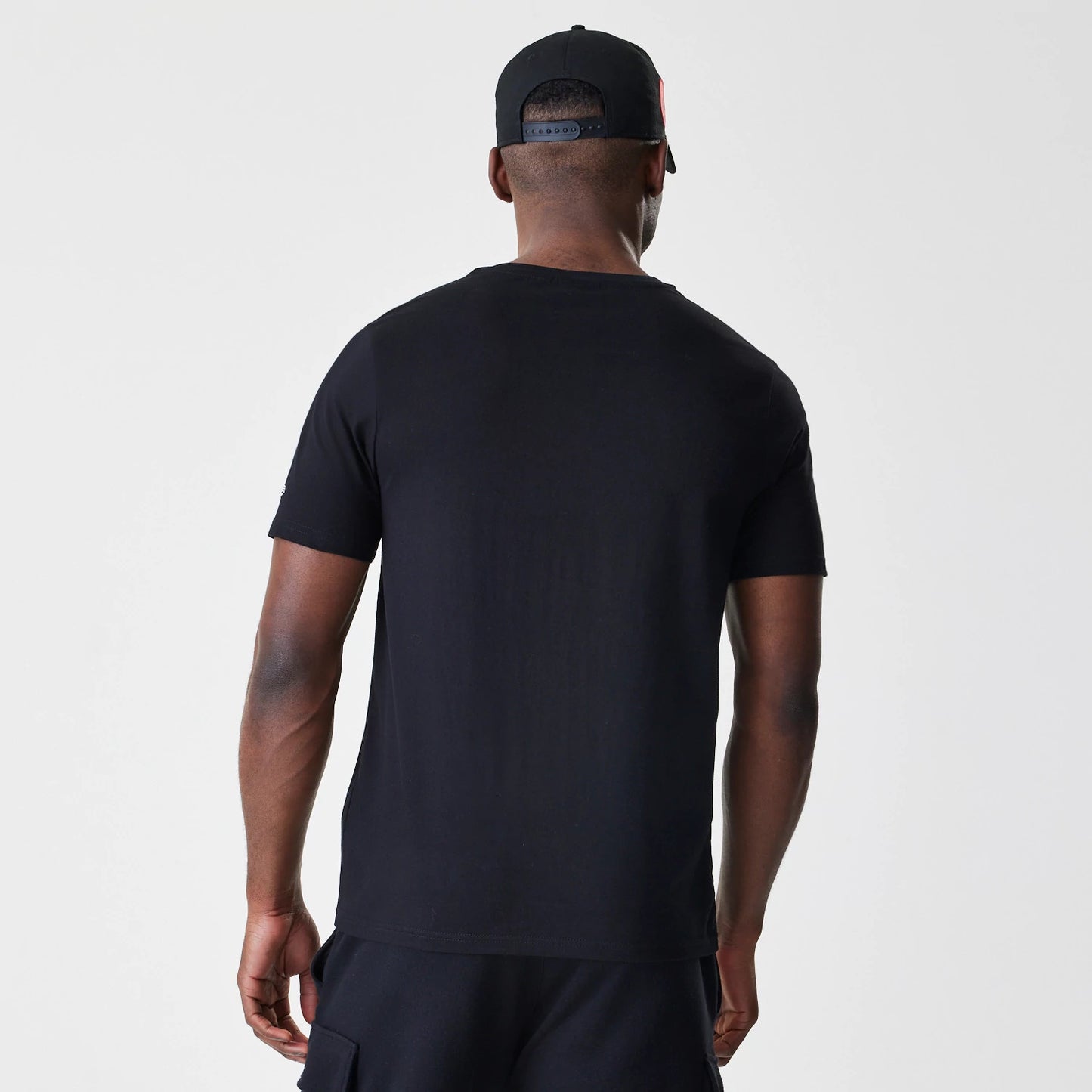 The Male model is wearing Chicago Bulls NBA Script Black T-Shirt 2