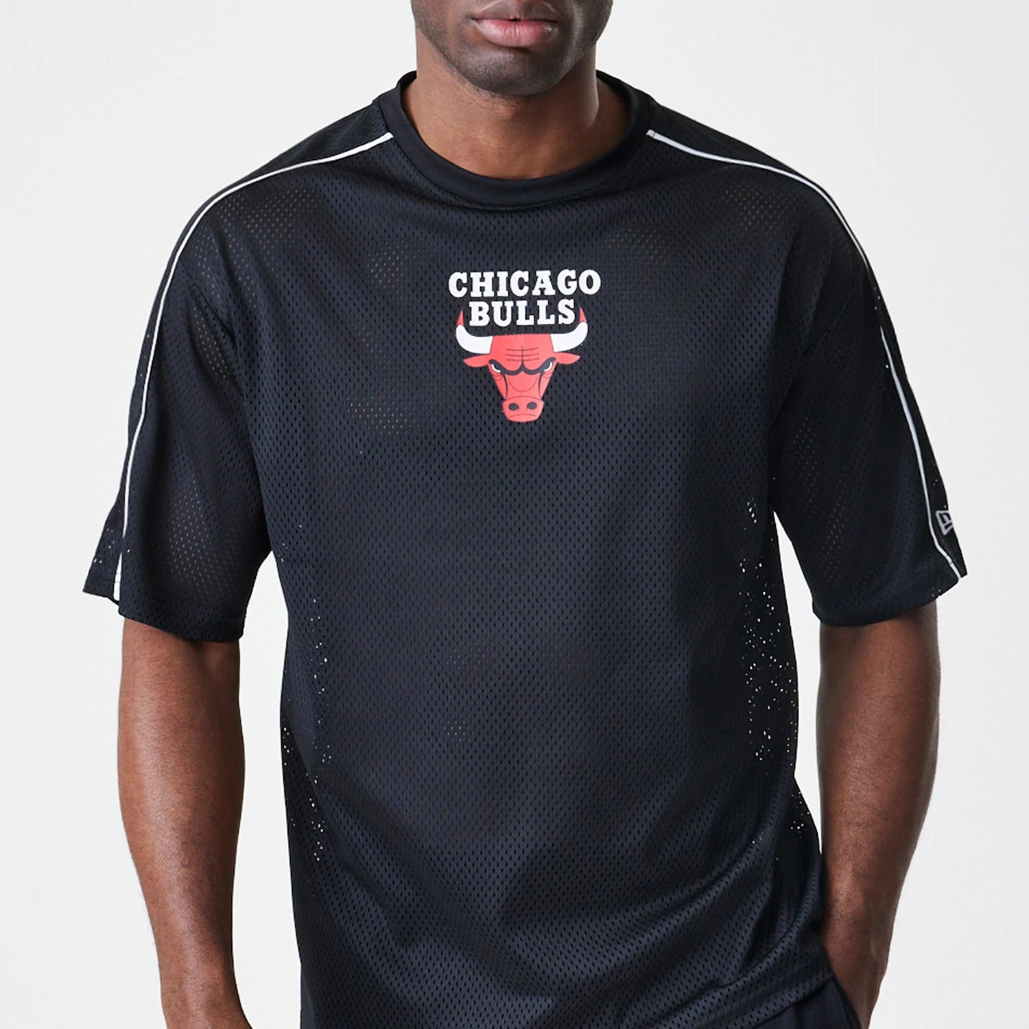 The Male model is wearing Chicago Bulls NBA Piping Black Oversized T-Shirt 4