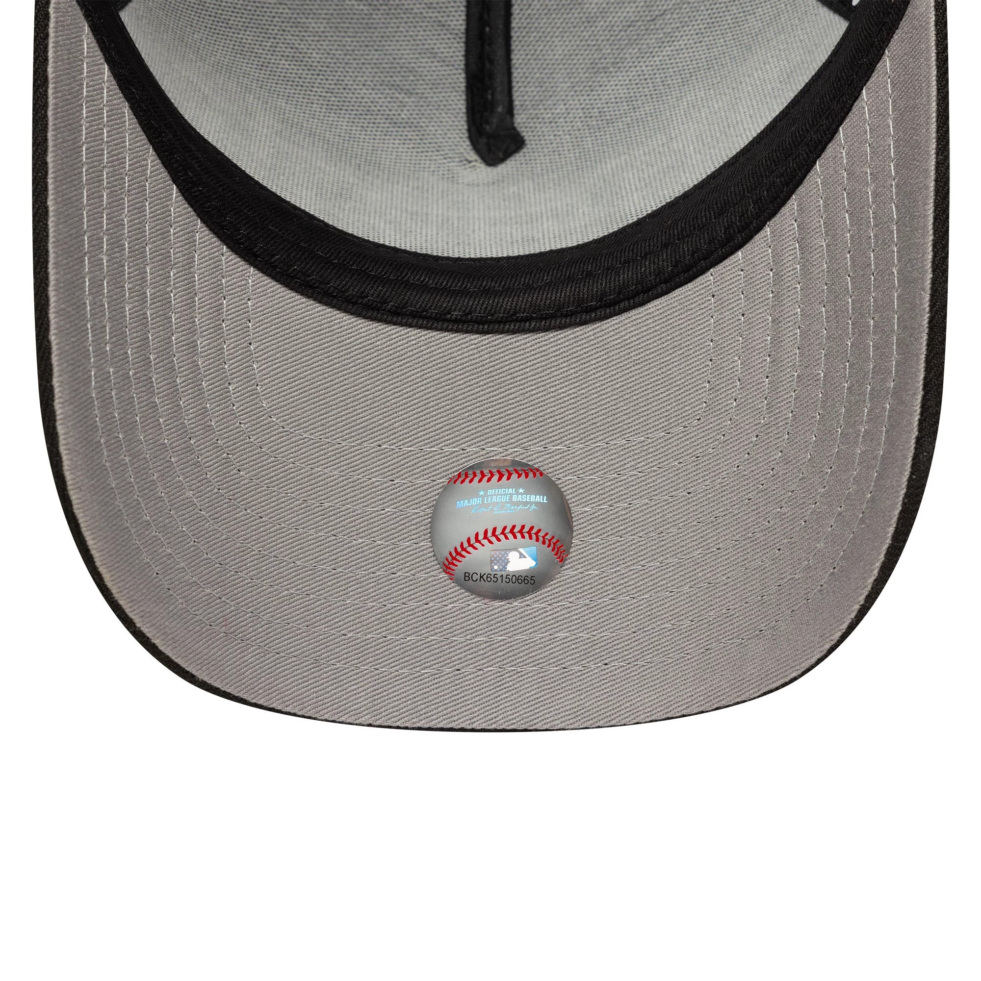 This is a Chicago White Sox MLB Poly Kanji Black 9FORTY A-Frame Adjustable Cap 2