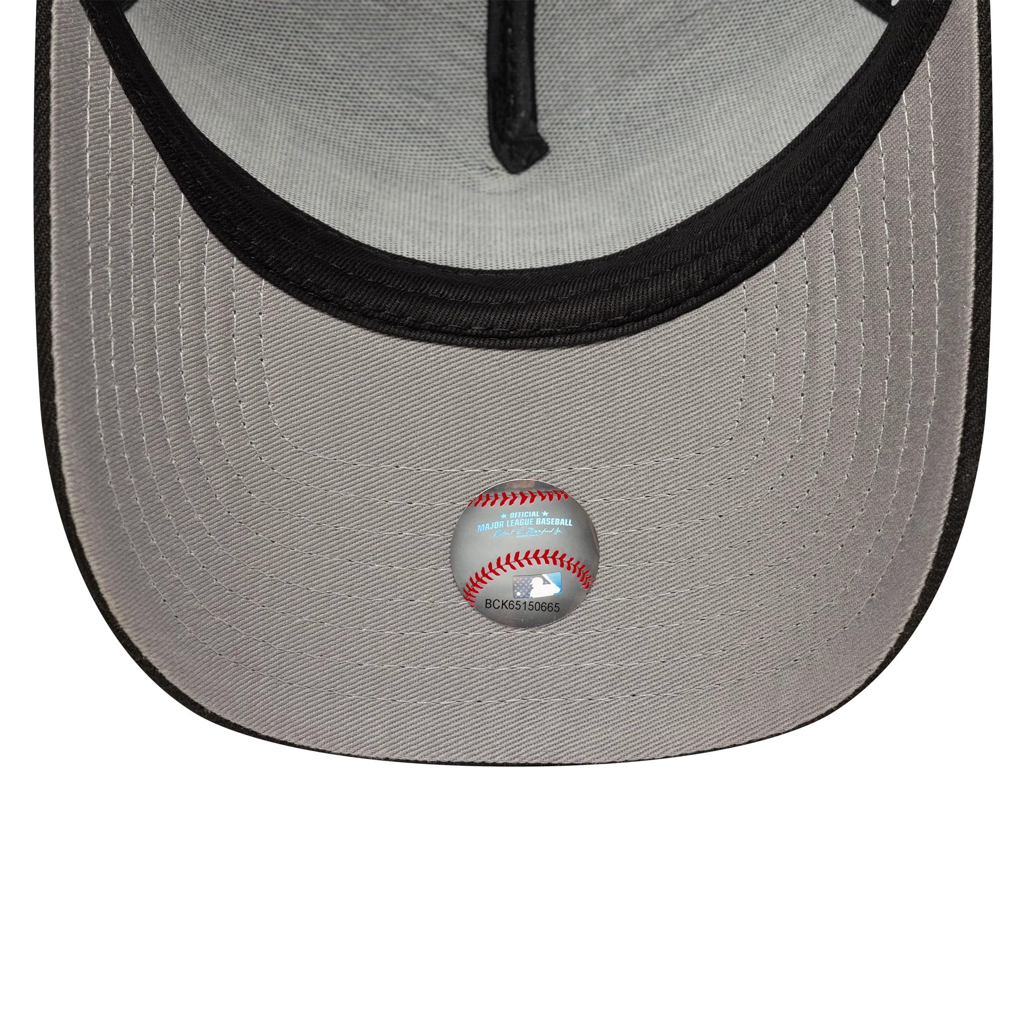 This is a Chicago White Sox MLB Poly Kanji Black 9FORTY A-Frame Adjustable Cap 2