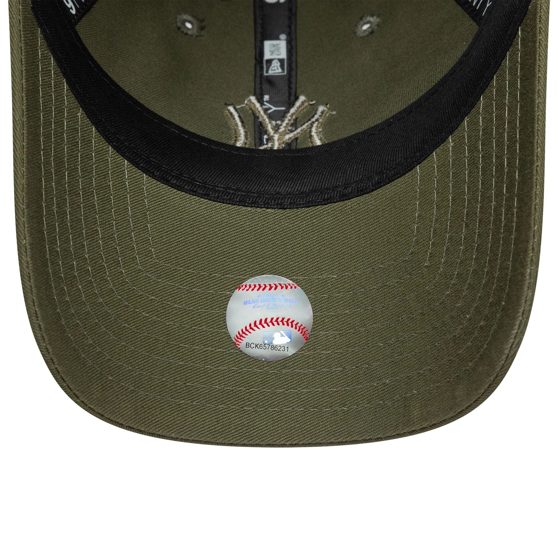 This is a New York Yankees Womens MLB League Essential Midi Dark Green 9TWENTY Adjustable Cap 5