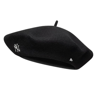 This is a New York Yankees Womens MLB Wool Pin Black Beret  1