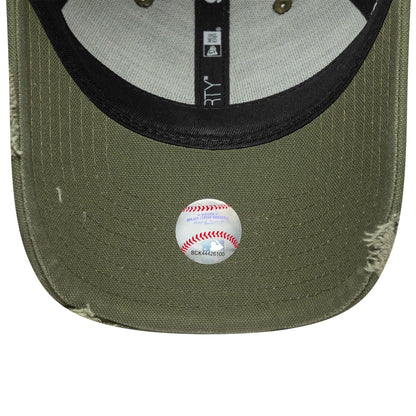 This is a New York Yankees Womens MLB Distressed Dark Green 9FORTY Adjustable Cap 5
