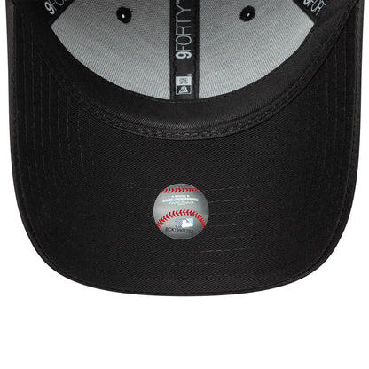 This is a New York Yankees Womens MLB Satin Bow Back Black 9FORTY Adjustable Cap 5