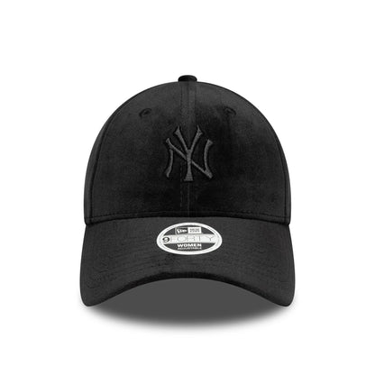 This is a New York Yankees Womens MLB Velour Black 9FORTY Adjustable Cap 2