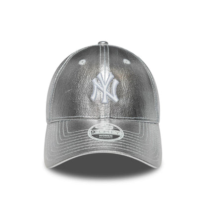 This is a New York Yankees Womens MLB Metallic Silver 9FORTY Adjustable Cap 2