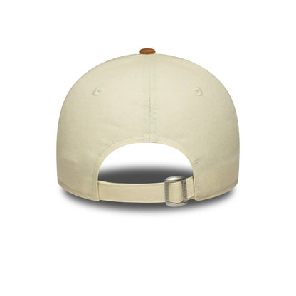 This is a New York Yankees Womens MLB Faux Suede Cream 9FORTY Adjustable Cap 4