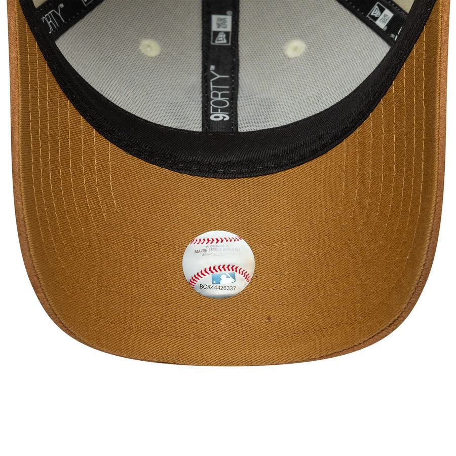 This is a New York Yankees Womens MLB Faux Suede Cream 9FORTY Adjustable Cap 5