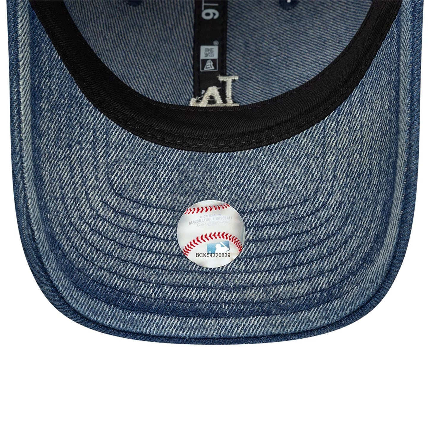 This is a LA Dodgers Womens MLB Denim Blue 9TWENTY Adjustable Cap 5