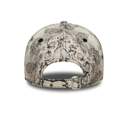 This is a New York Yankees Womens MLB Snake Grey 9FORTY Adjustable Cap 4