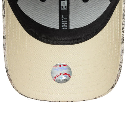 This is a New York Yankees Womens MLB Snake Grey 9FORTY Adjustable Cap 5