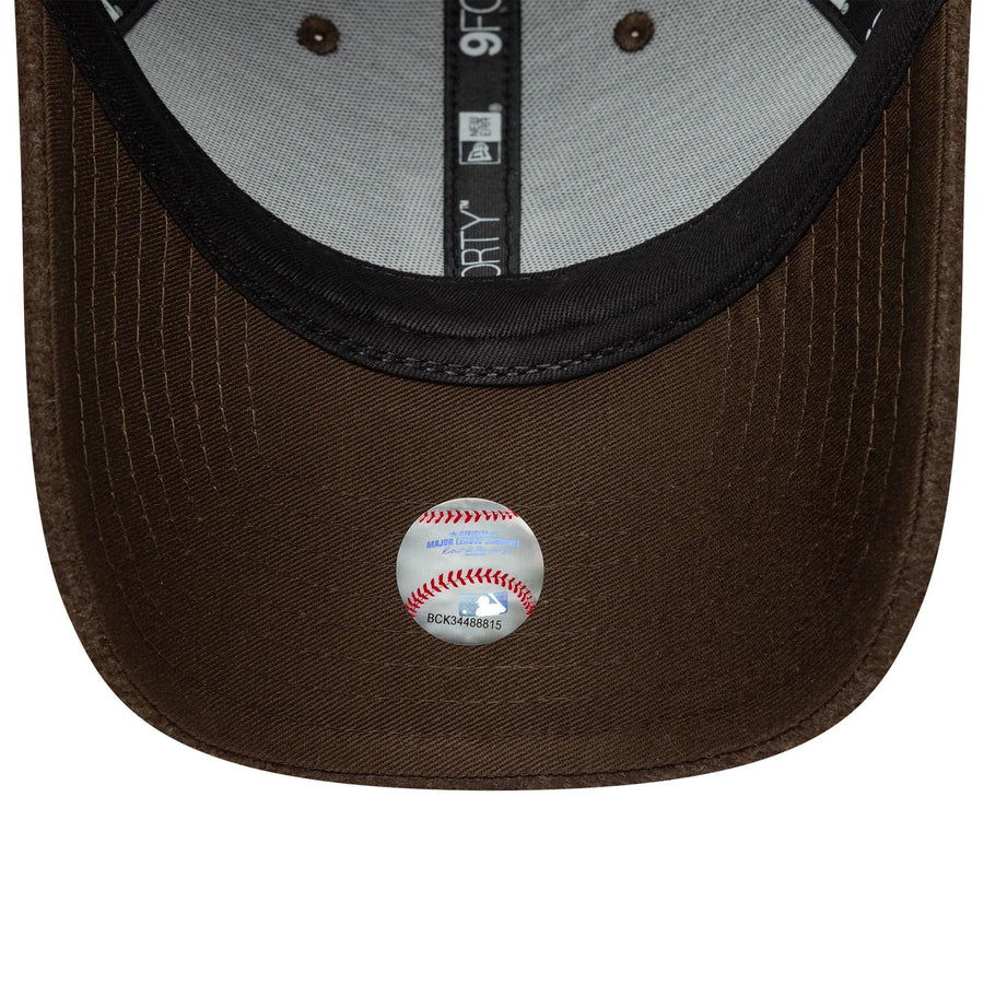 This is a Detroit Tigers MLB Melton Dark Brown 9FORTY Adjustable Cap 5